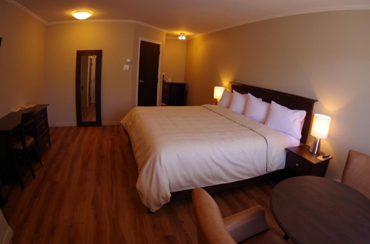 Motel L'Abri Carleton-sur-Mer Екстериор снимка